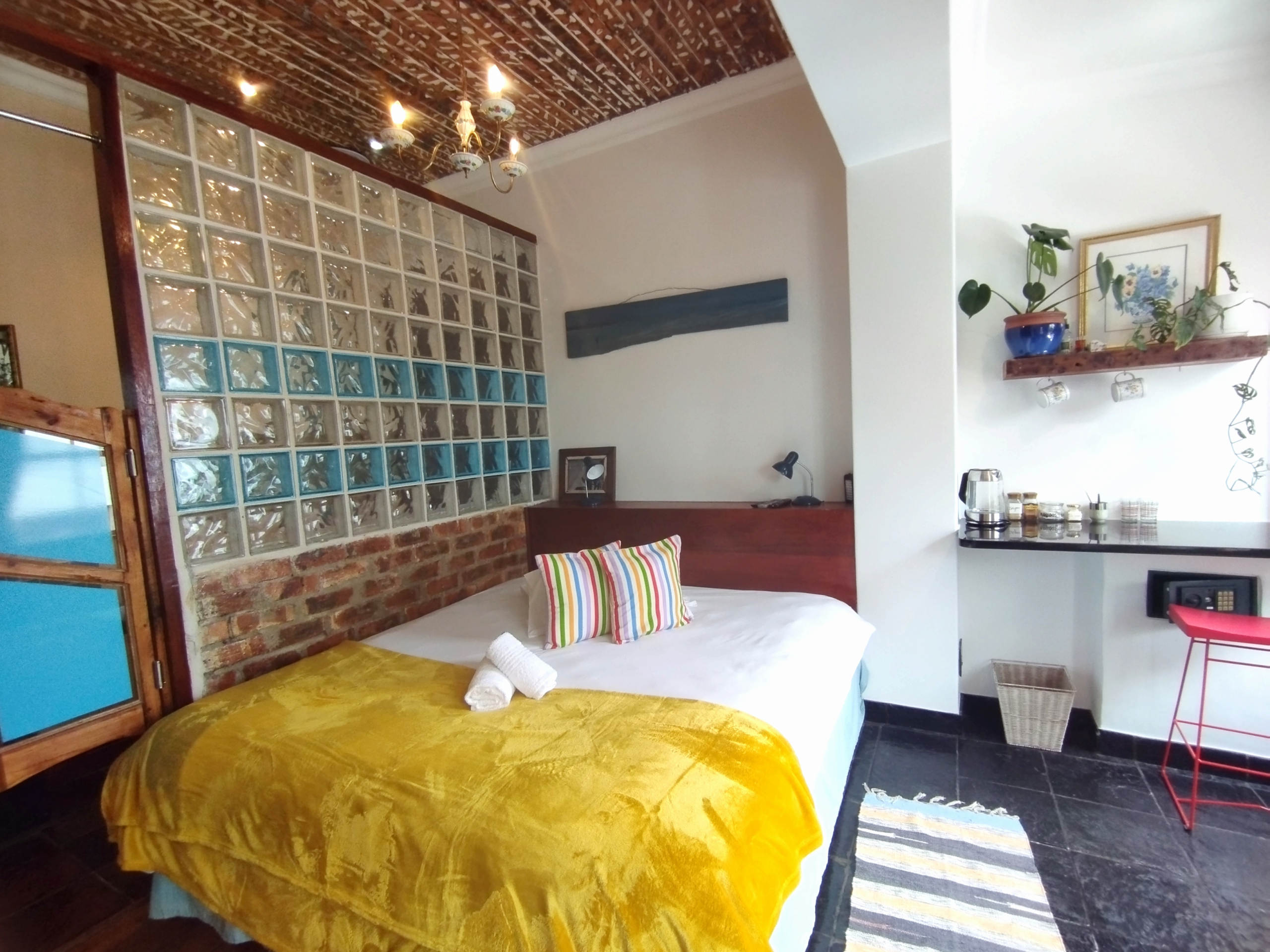Sea Point, Cape Town, Bed and Breakfast, Guest House, Ami Vine House